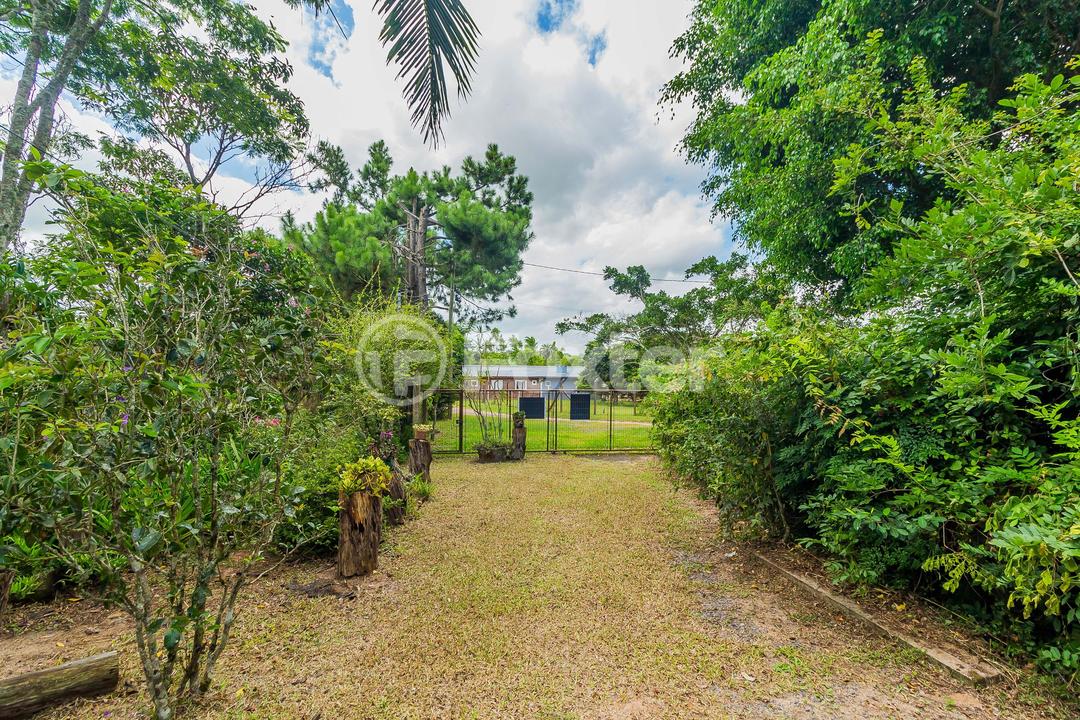 Sítio à venda com 3 quartos, 200m² - Foto 2