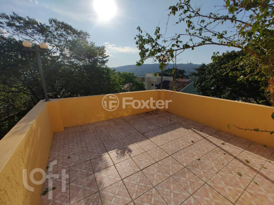 Casa de Condomínio à venda com 3 quartos, 240m² - Foto 3
