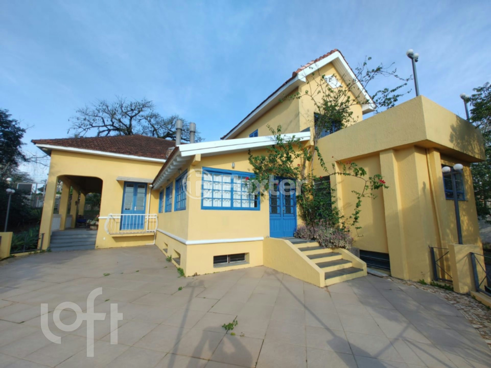 Casa de Condomínio à venda com 3 quartos, 240m² - Foto 1