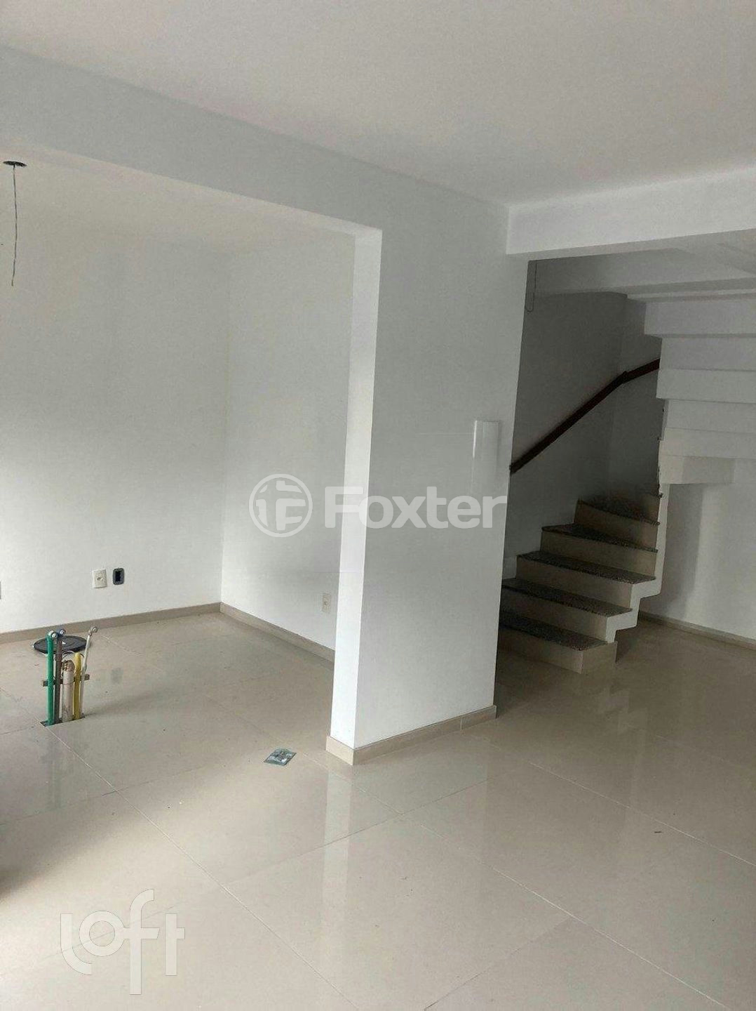 Casa à venda com 3 quartos, 85m² - Foto 1