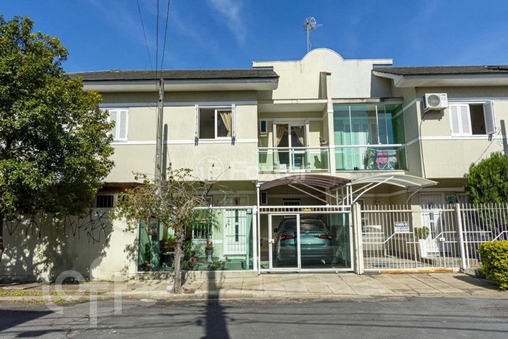 Casa à venda com 2 quartos, 82m² - Foto 1