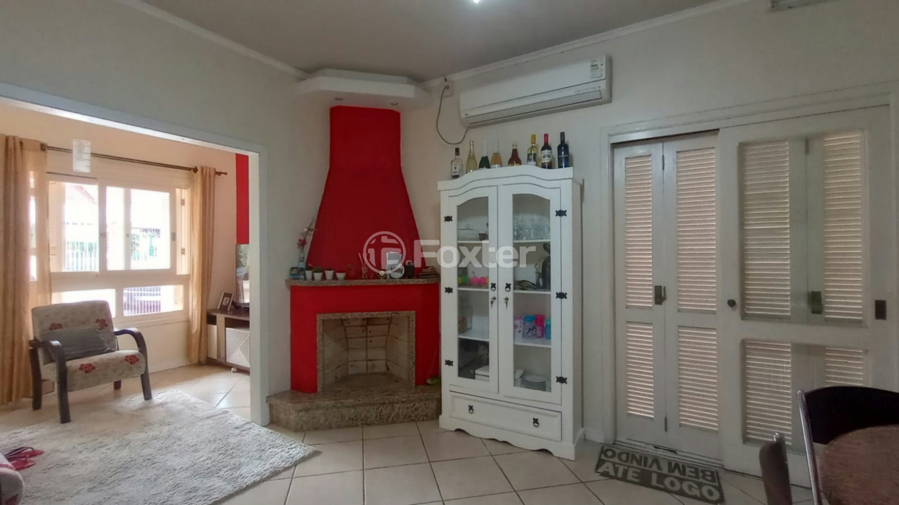 Casa à venda com 3 quartos, 128m² - Foto 1