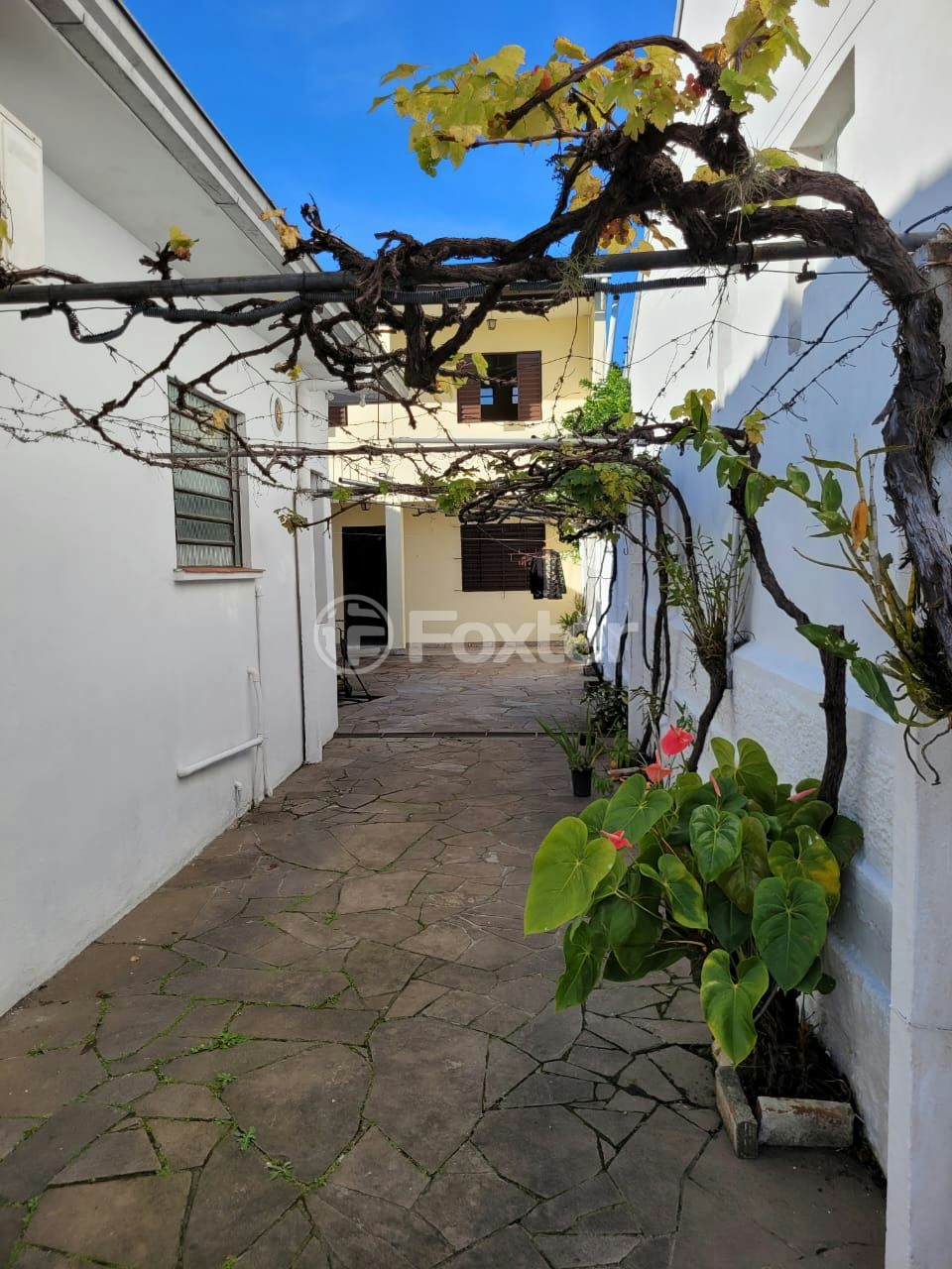 Casa à venda com 6 quartos, 244m² - Foto 3