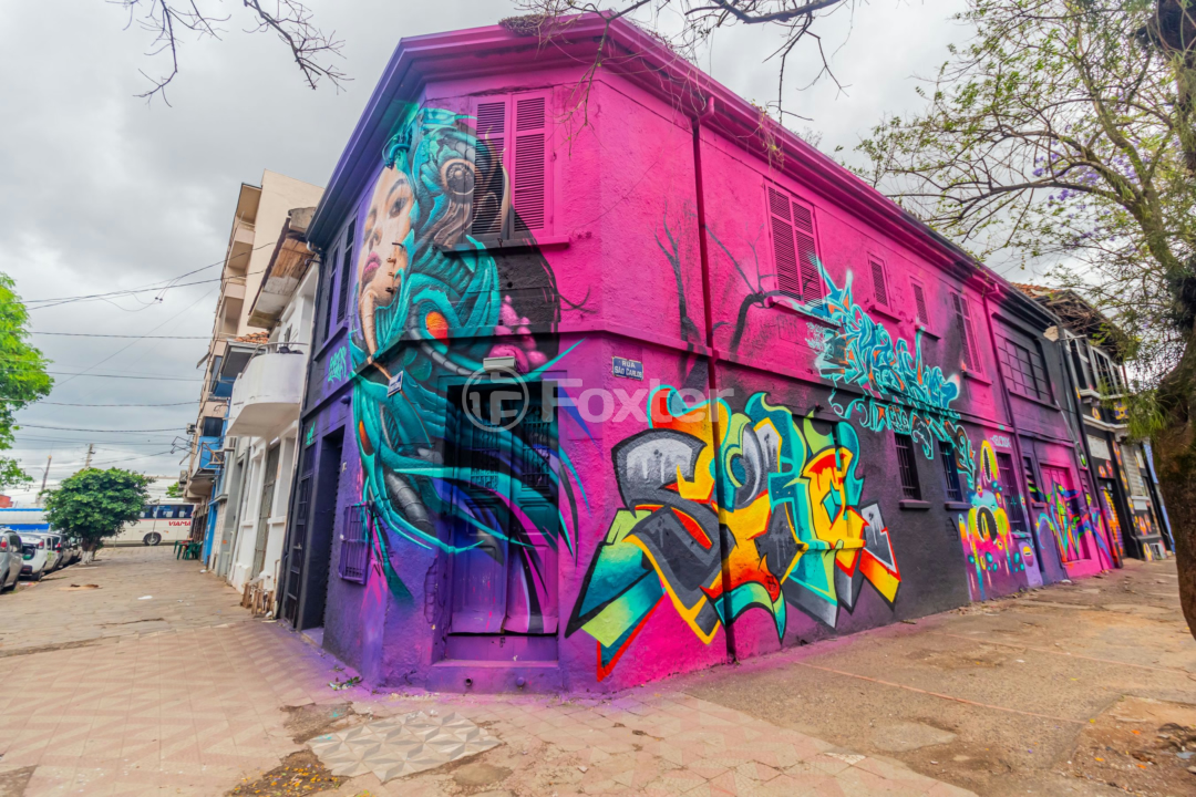 Casa à venda com 4 quartos, 180m² - Foto 1