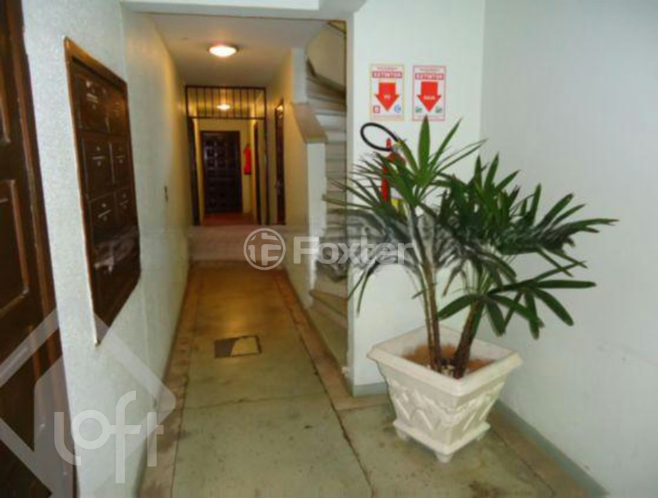 Apartamento à venda com 2 quartos, 70m² - Foto 1