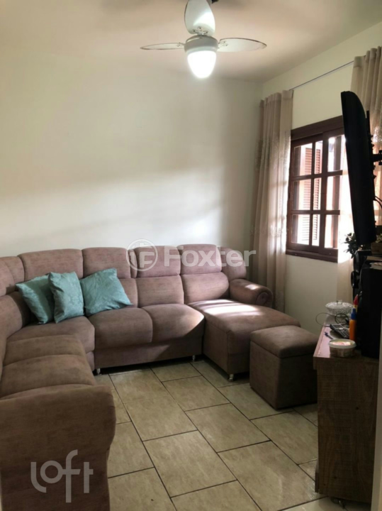 Casa à venda com 3 quartos, 138m² - Foto 1