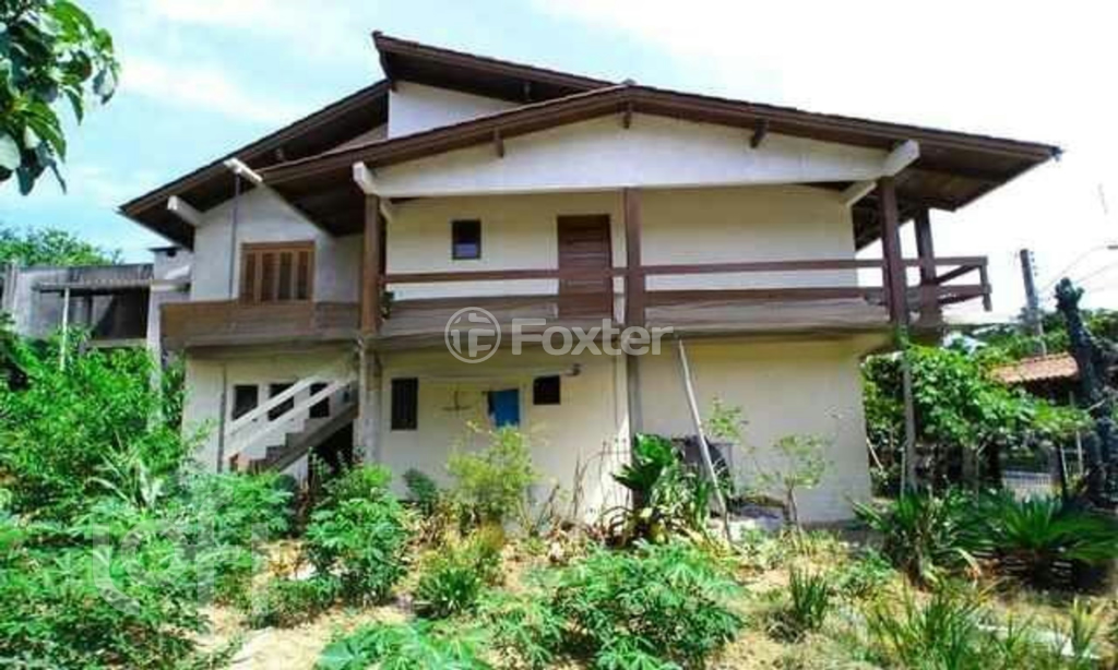 Casa à venda com 3 quartos, 210m² - Foto 2