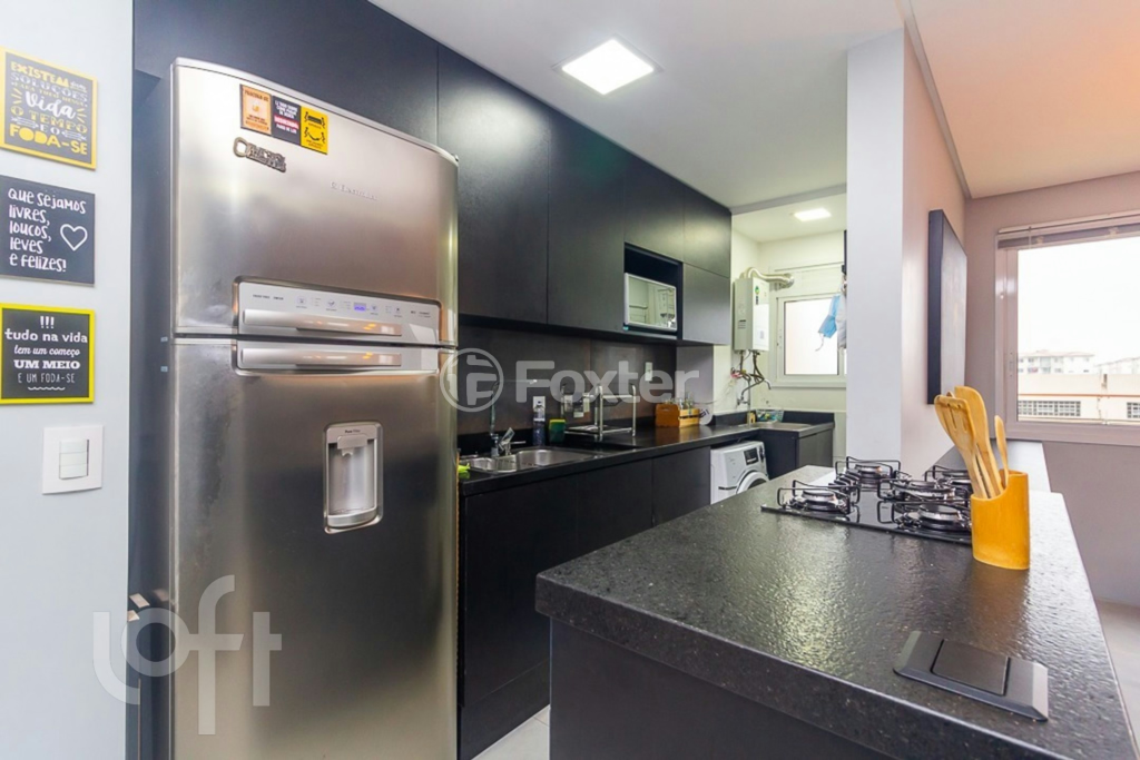 Apartamento à venda com 2 quartos, 65m² - Foto 2