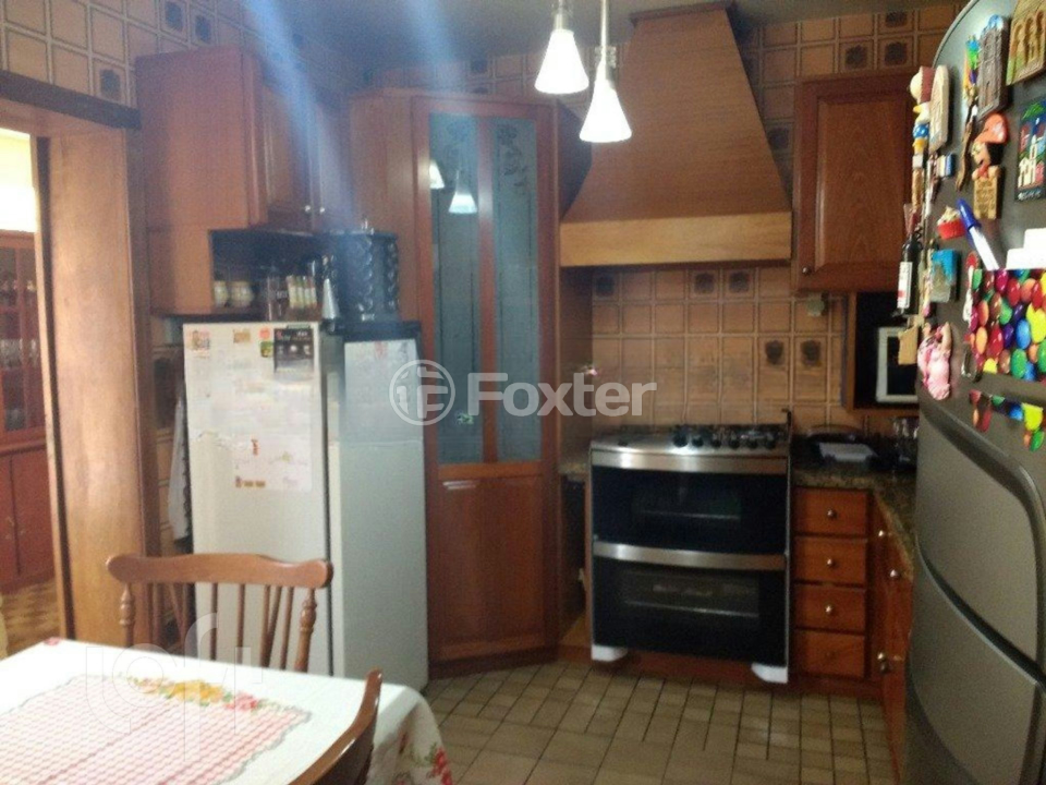 Casa à venda com 4 quartos, 220m² - Foto 11