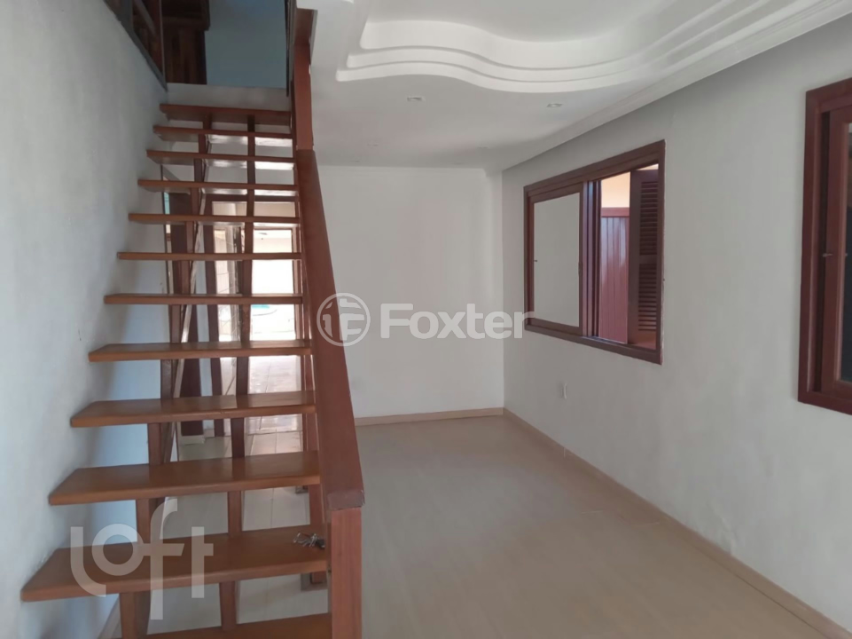 Casa à venda com 4 quartos, 250m² - Foto 1
