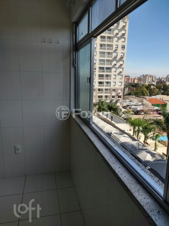 Apartamento à venda com 1 quarto, 49m² - Foto 2