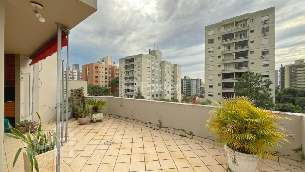 Cobertura à venda com 3 quartos, 210m² - Foto 1