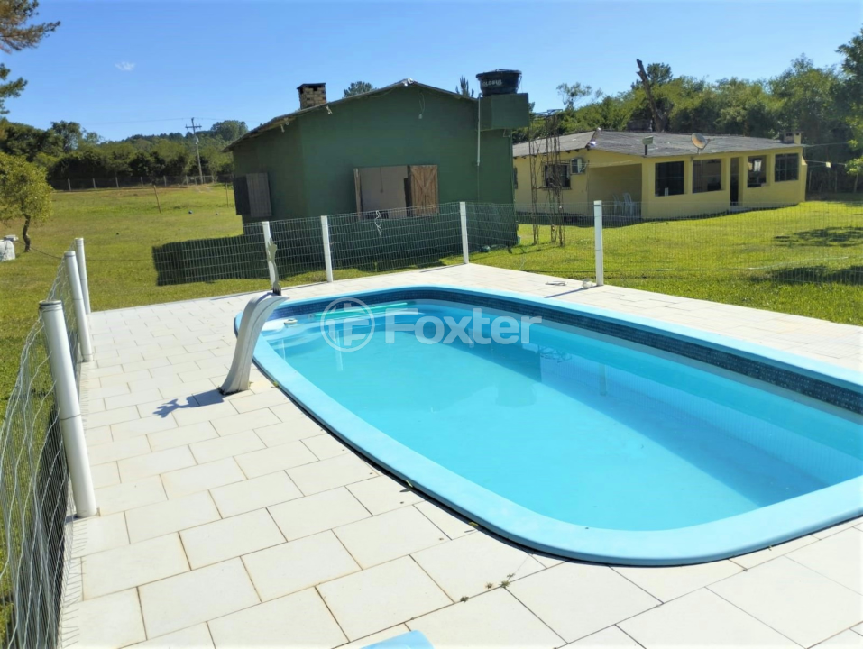 Chácara à venda com 3 quartos, 142m² - Foto 1