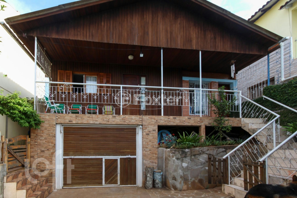 Casa à venda com 4 quartos, 300m² - Foto 1