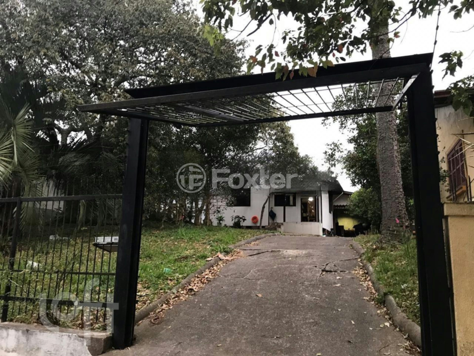 Casa à venda com 3 quartos, 110m² - Foto 1
