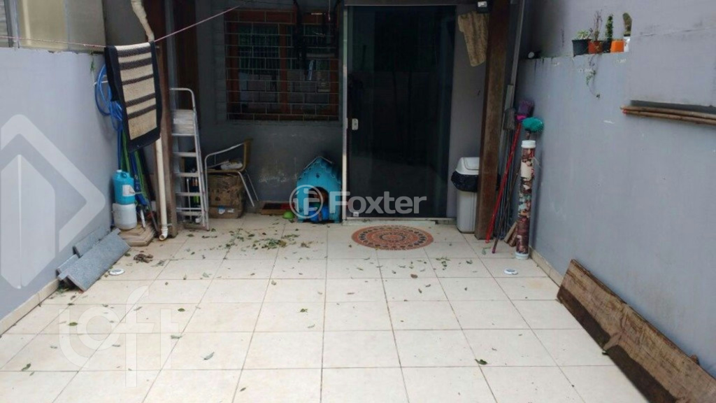 Casa à venda com 3 quartos, 88m² - Foto 1