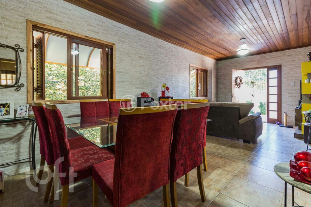 Casa à venda com 2 quartos, 120m² - Foto 2