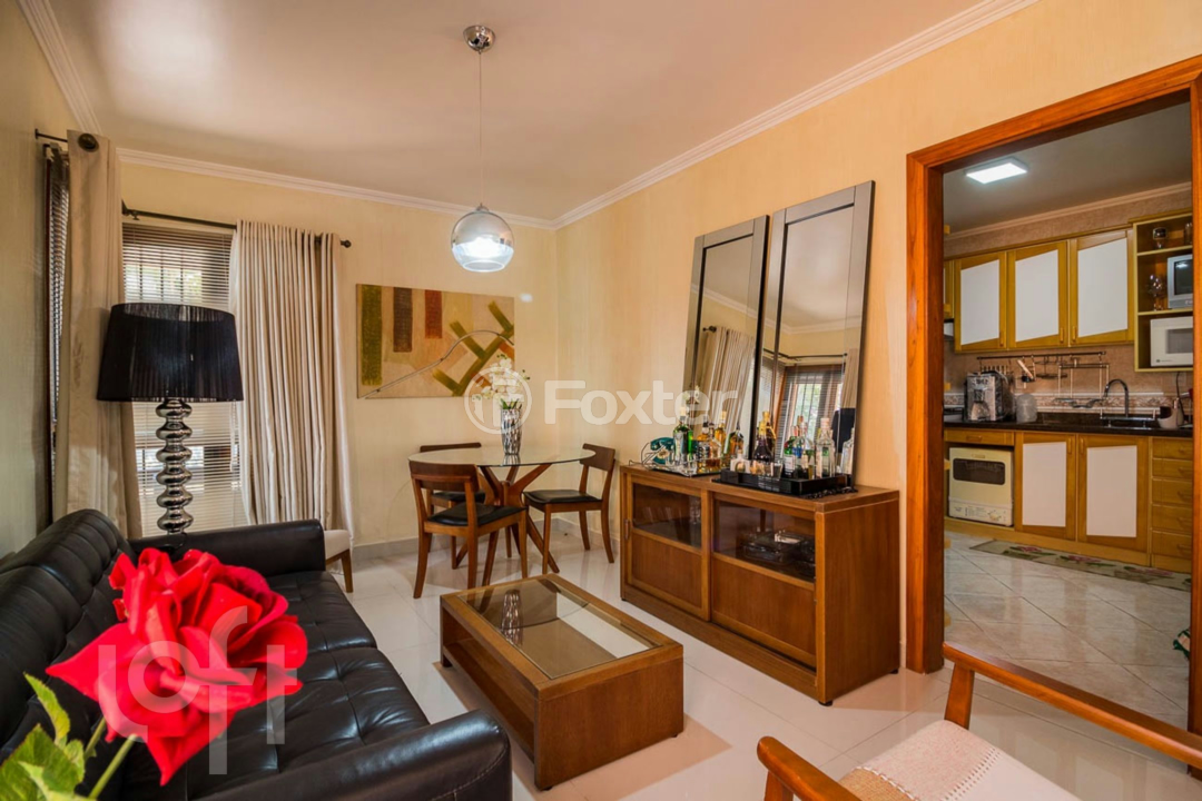 Casa à venda com 3 quartos, 215m² - Foto 4