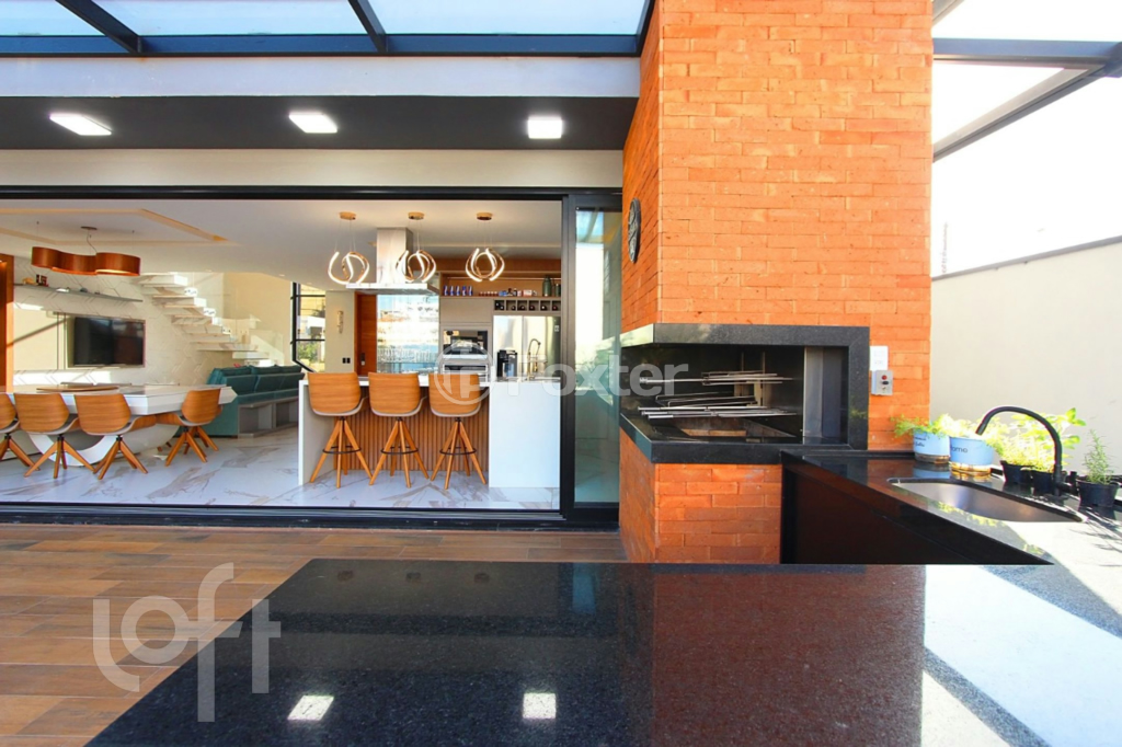 Casa à venda com 4 quartos, 250m² - Foto 15