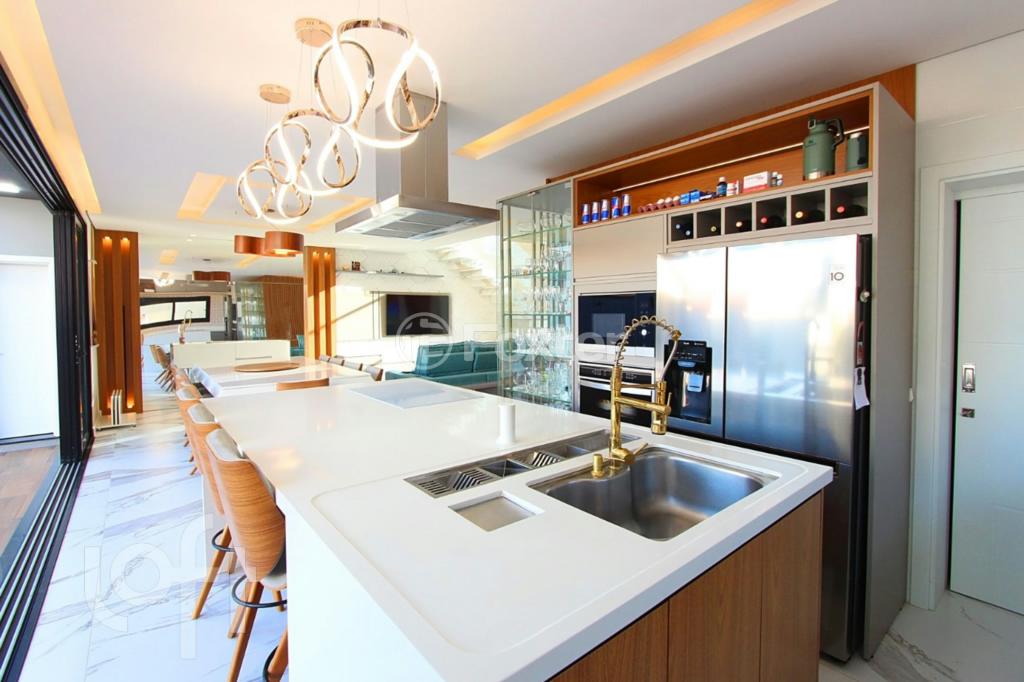 Casa à venda com 4 quartos, 250m² - Foto 11