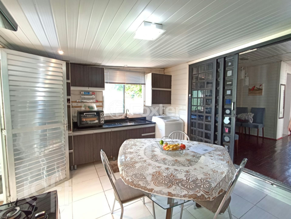 Casa à venda com 2 quartos, 170m² - Foto 1
