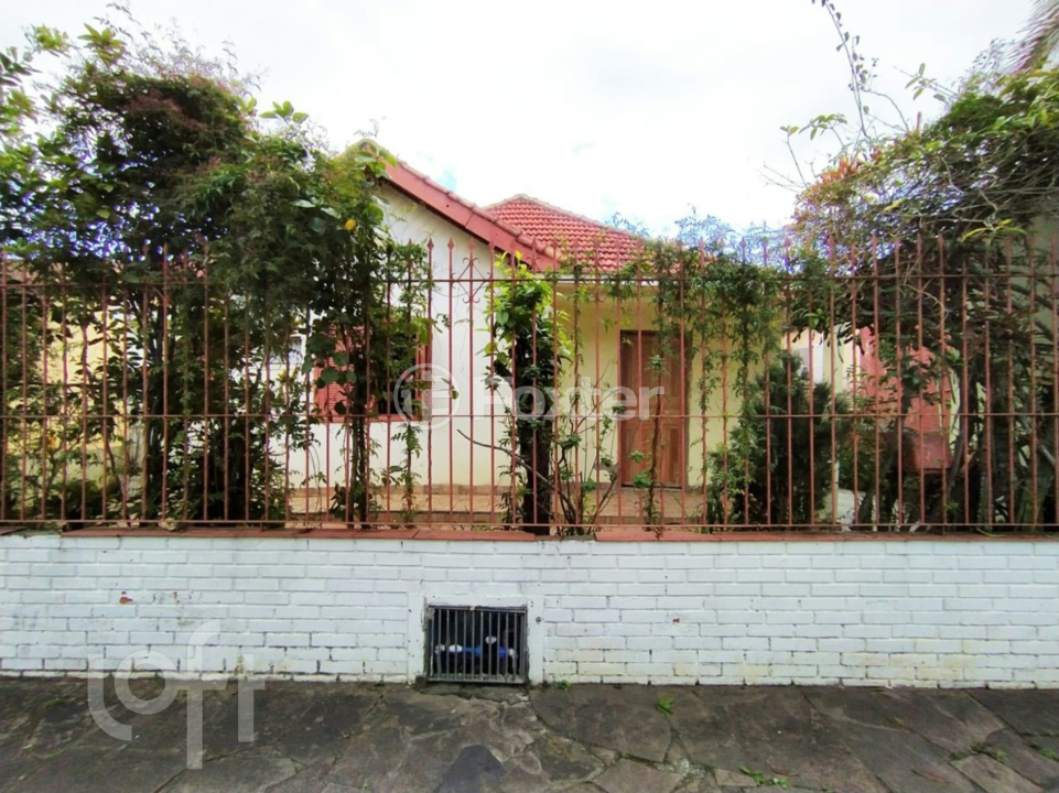 Casa à venda com 3 quartos, 197m² - Foto 1