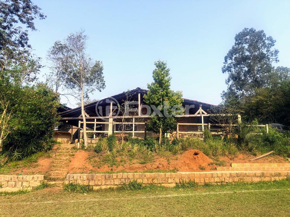 Sítio à venda com 2 quartos, 83000m² - Foto 1