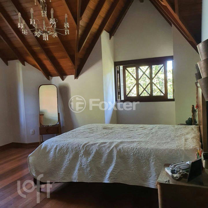 Casa à venda com 3 quartos, 338m² - Foto 10