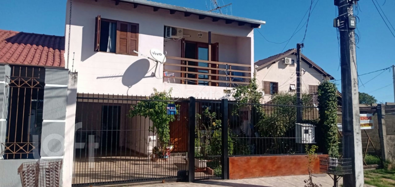 Casa à venda com 3 quartos, 185m² - Foto 1