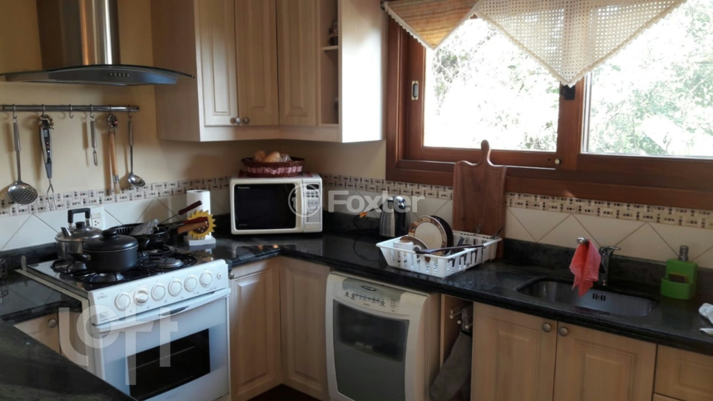 Casa de Condomínio à venda com 3 quartos, 162m² - Foto 4