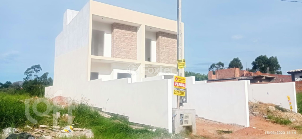 Casa à venda com 2 quartos, 100m² - Foto 1