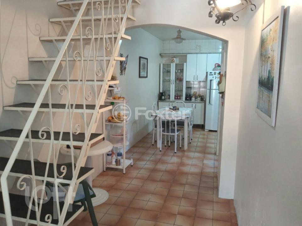 Casa à venda com 3 quartos, 138m² - Foto 2