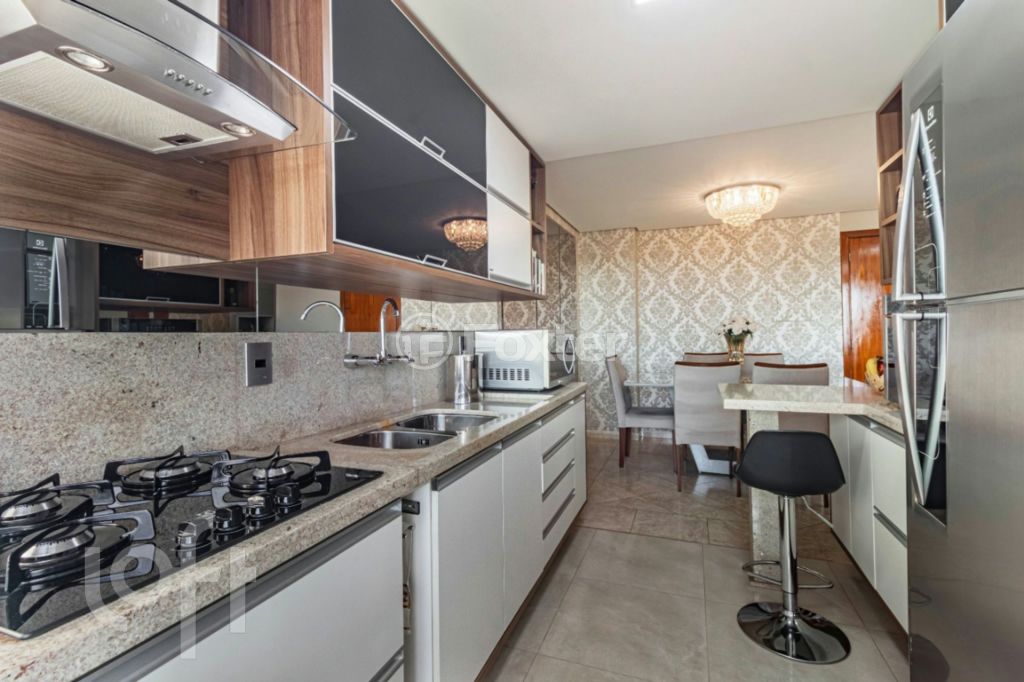 Apartamento à venda com 3 quartos, 97m² - Foto 8