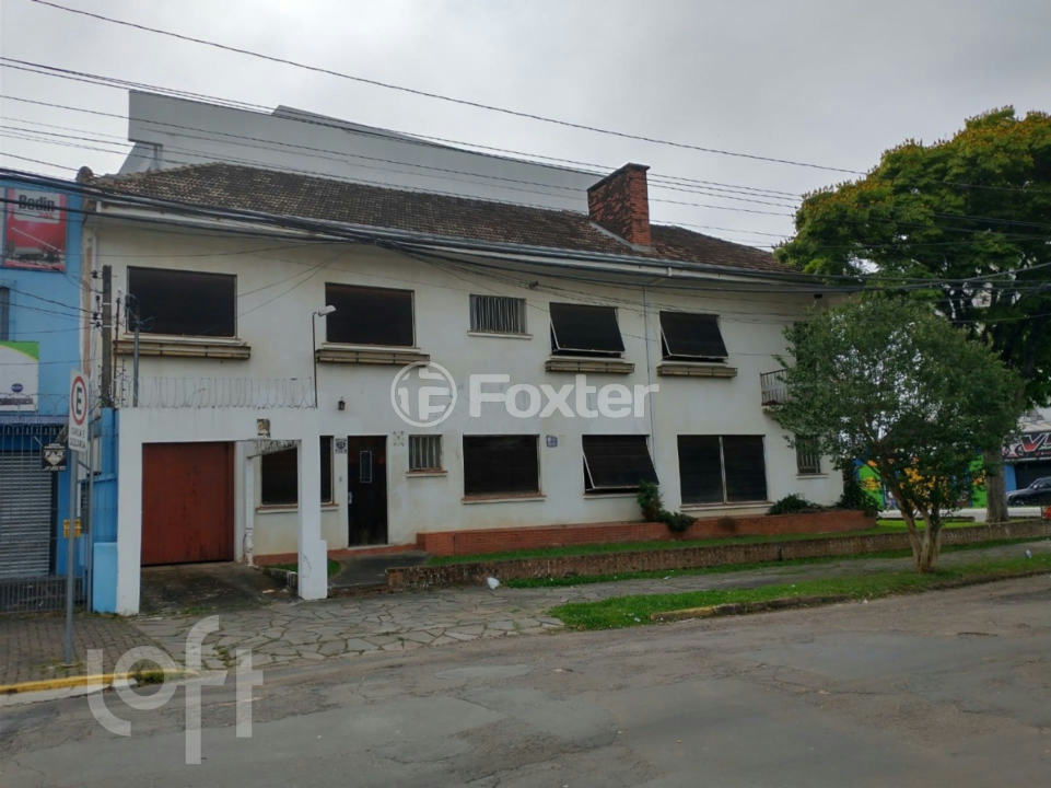 Casa à venda com 5 quartos, 242m² - Foto 3