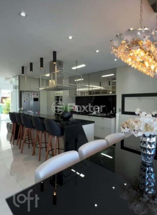 Casa de Condomínio à venda com 4 quartos, 220m² - Foto 3