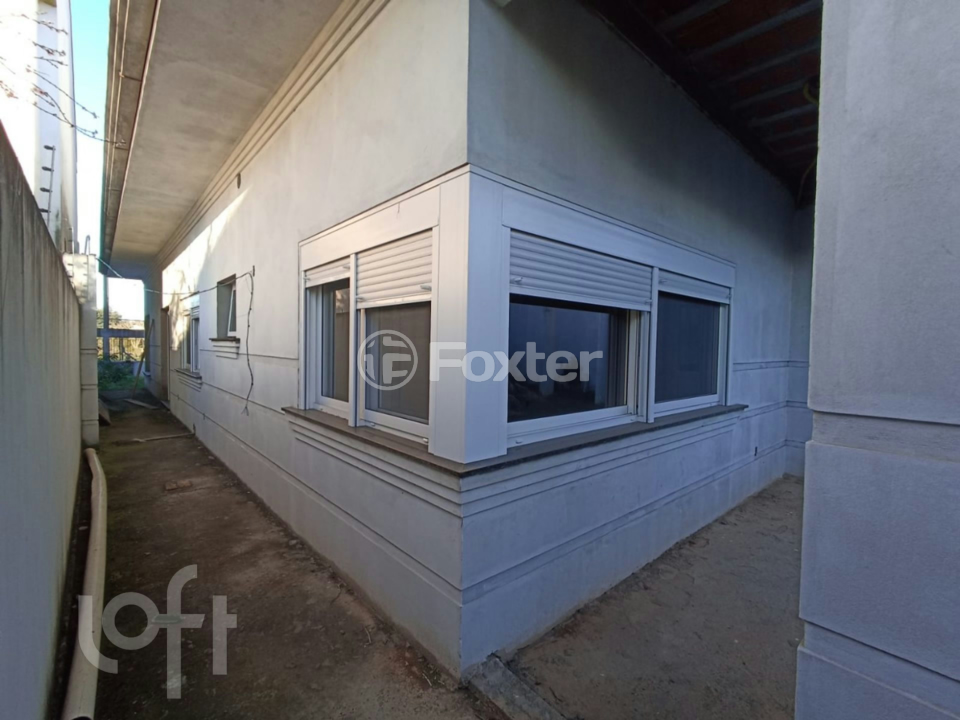 Casa à venda com 2 quartos, 210m² - Foto 1