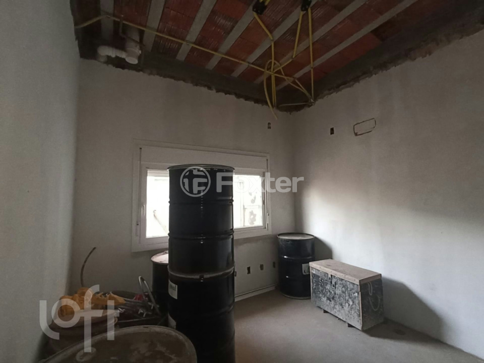 Casa à venda com 2 quartos, 210m² - Foto 4