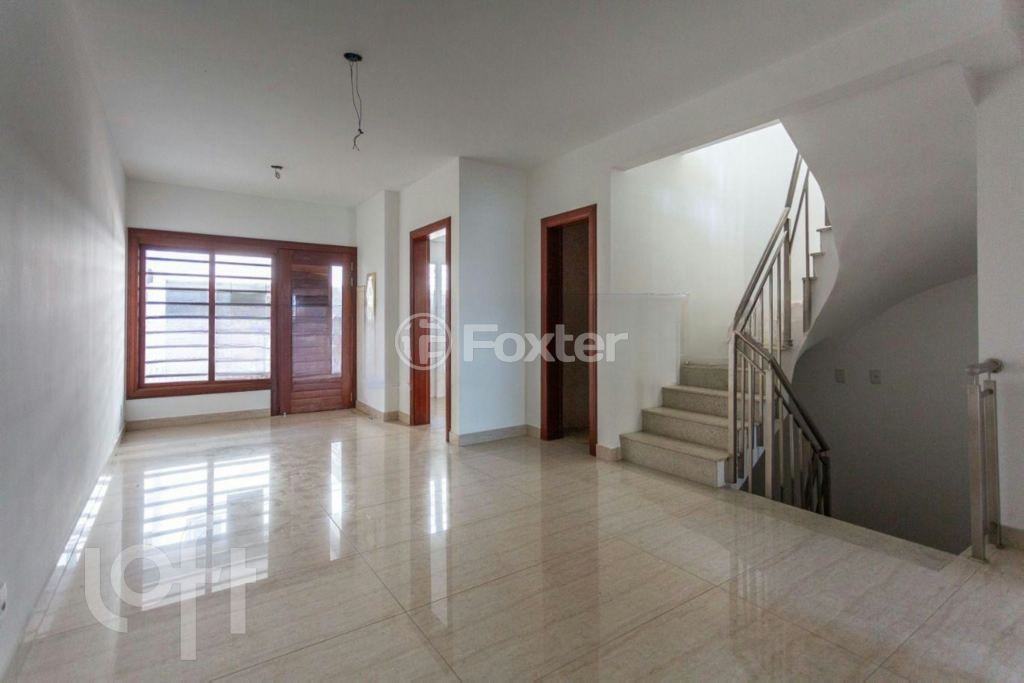 Casa de Condomínio à venda com 3 quartos, 241m² - Foto 4
