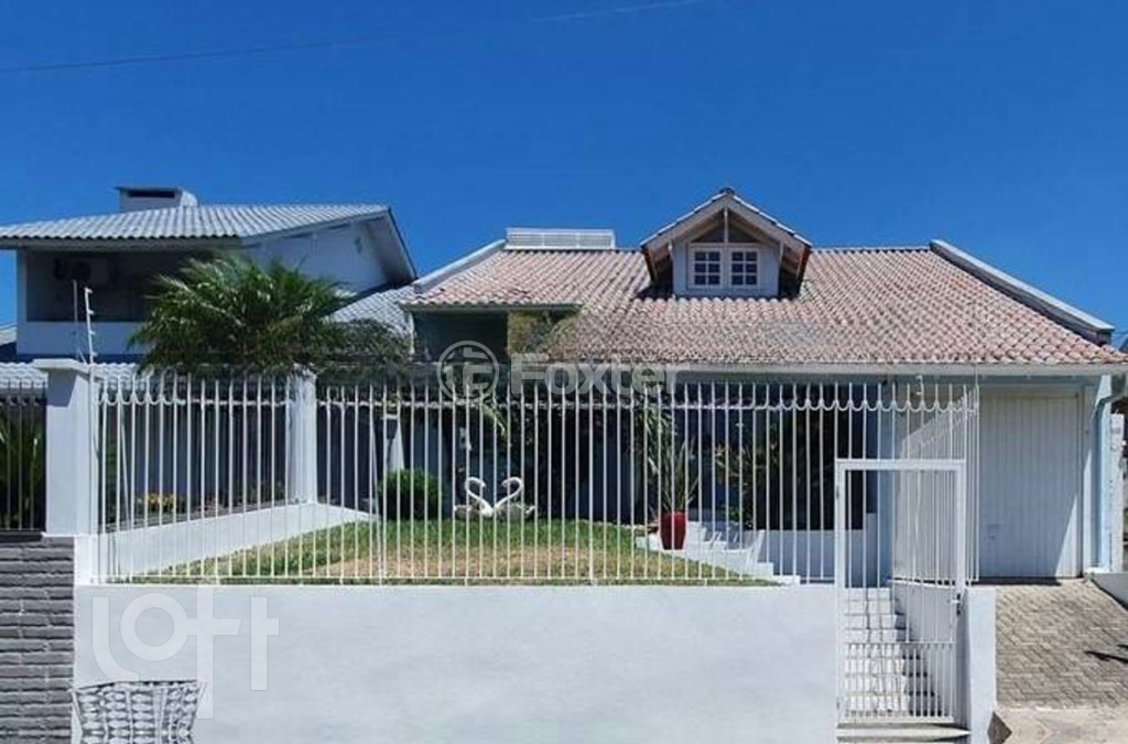 Casa à venda com 3 quartos, 126m² - Foto 1