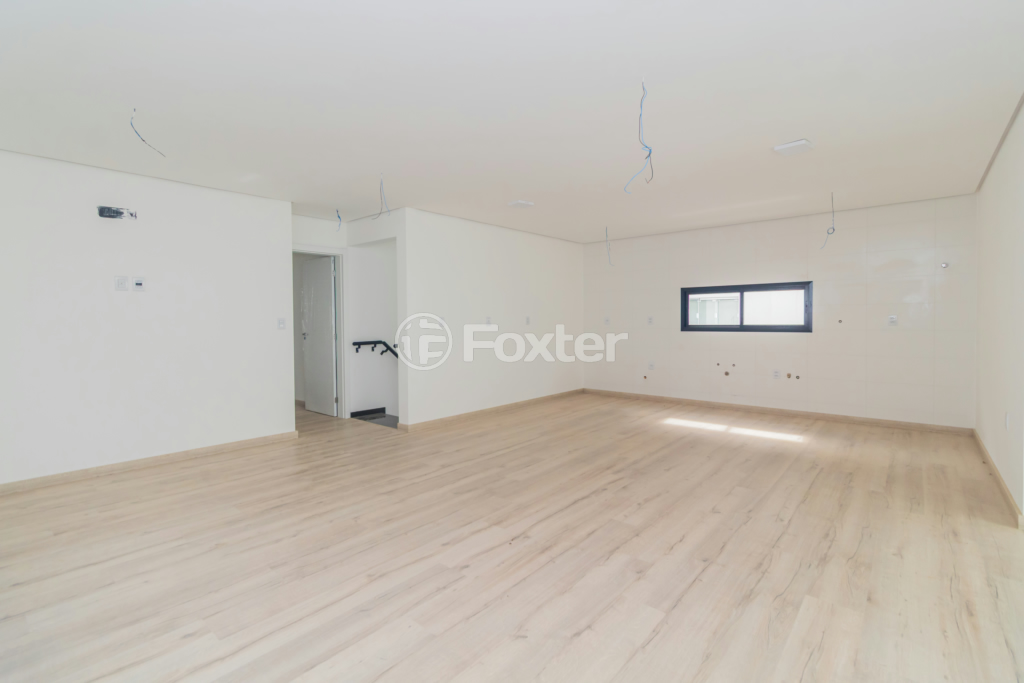 Casa de Condomínio à venda com 3 quartos, 330m² - Foto 2