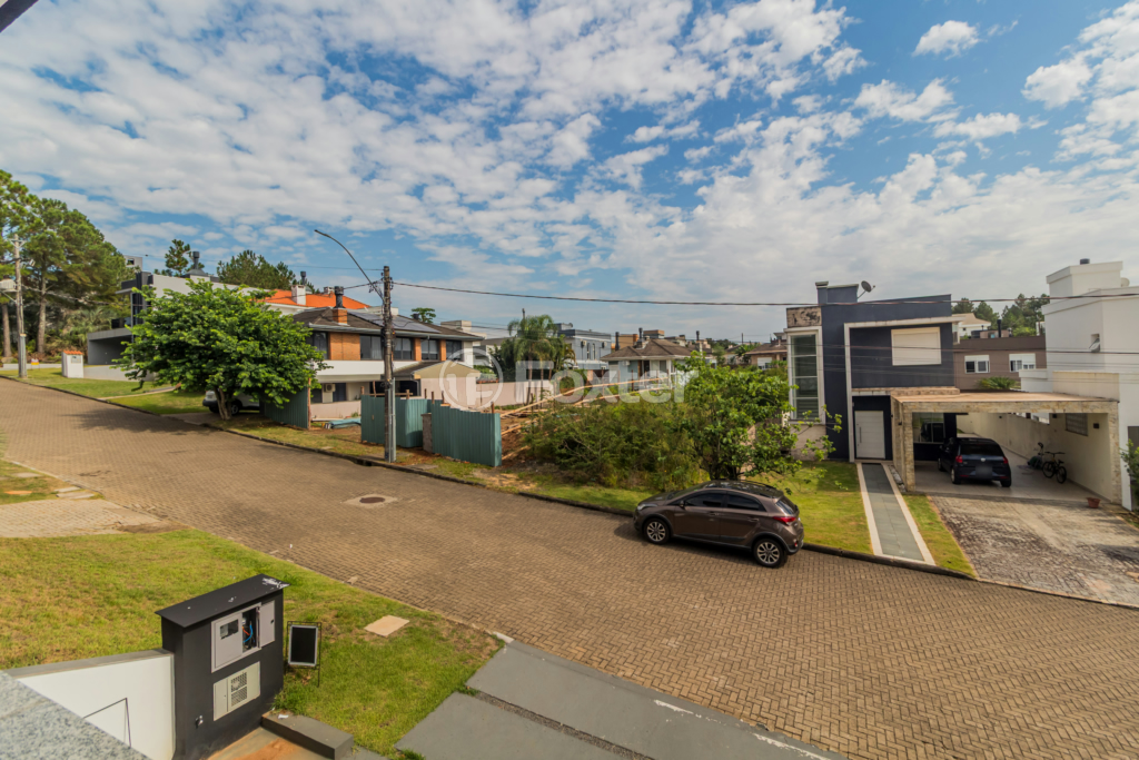 Casa de Condomínio à venda com 3 quartos, 330m² - Foto 28