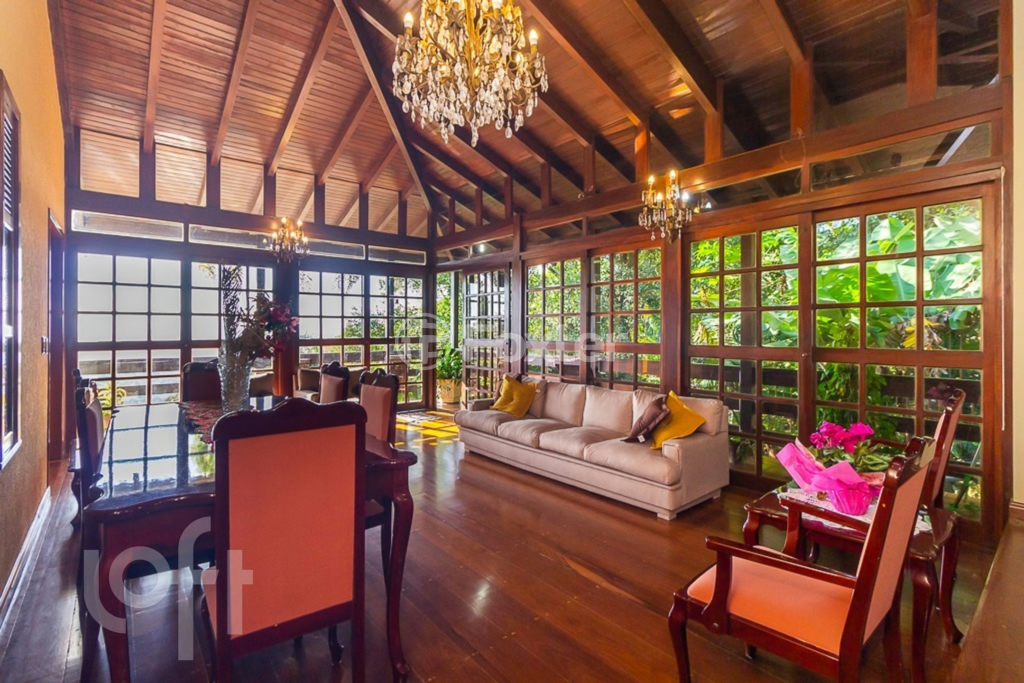 Casa à venda com 4 quartos, 400m² - Foto 1