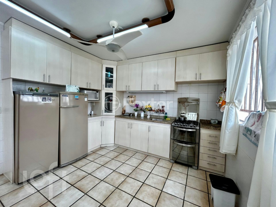 Casa à venda com 3 quartos, 196m² - Foto 26
