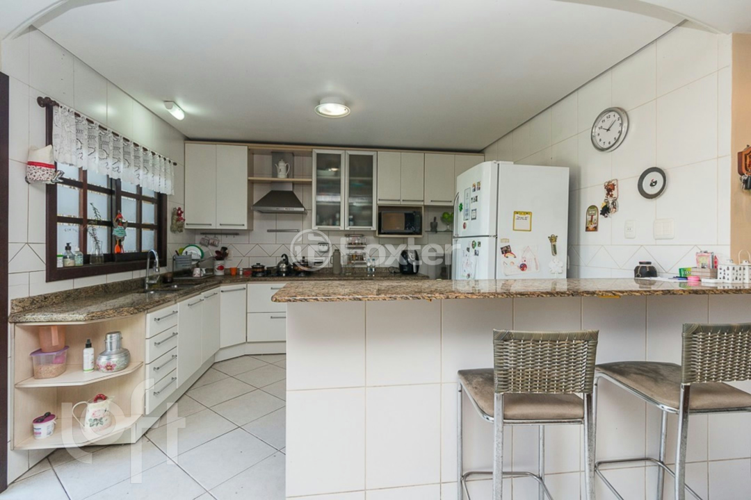 Casa à venda com 3 quartos, 203m² - Foto 9