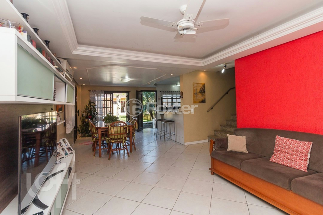 Casa à venda com 3 quartos, 203m² - Foto 1