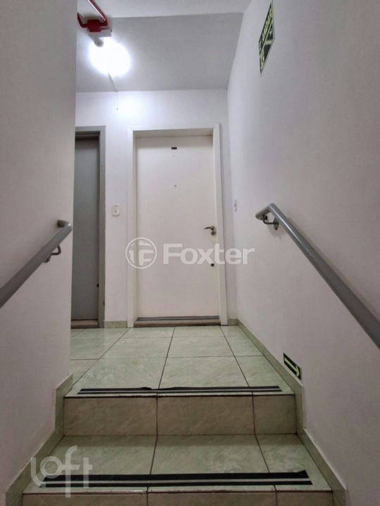 Apartamento à venda com 1 quarto, 38m² - Foto 2