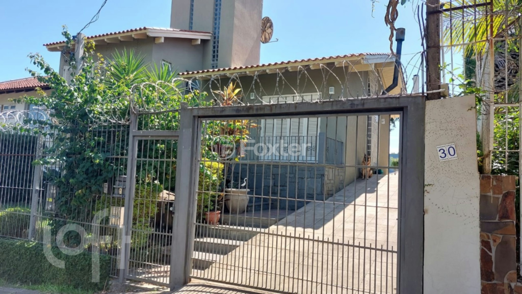 Casa à venda com 4 quartos, 139m² - Foto 2