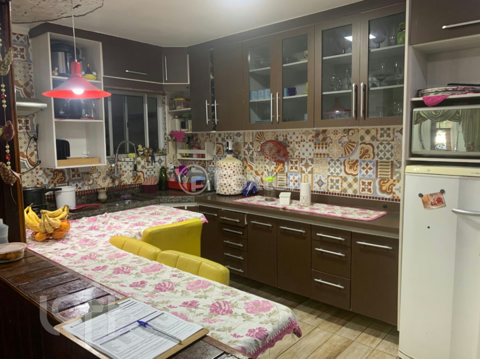 Casa à venda com 3 quartos, 213m² - Foto 8