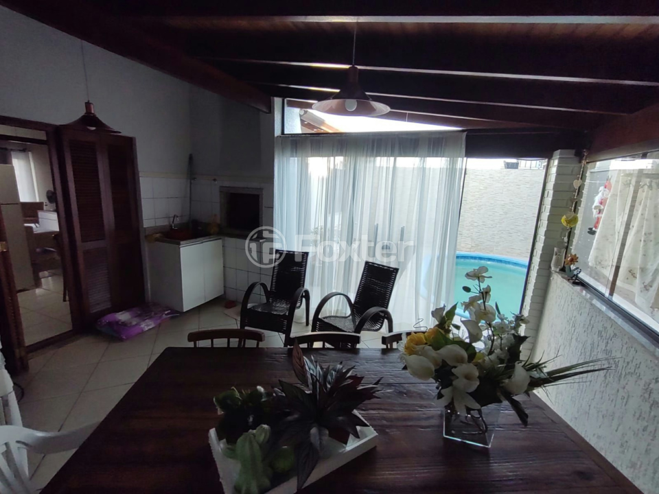 Casa à venda com 3 quartos, 140m² - Foto 4