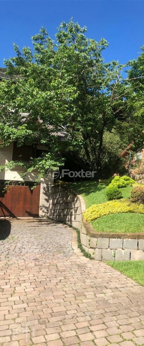Casa de Condomínio à venda com 5 quartos, 232m² - Foto 1